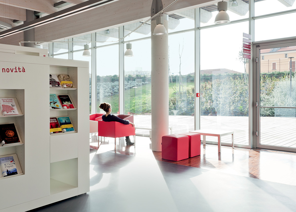 办公椅|现代真皮会议椅|办公火狐官方网站|火狐HUOHU（中国）火狐官方网站|Saari 餐椅/会议椅